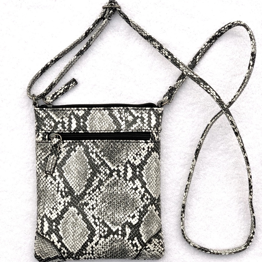 Crossbody adjustable strap purse NWOT